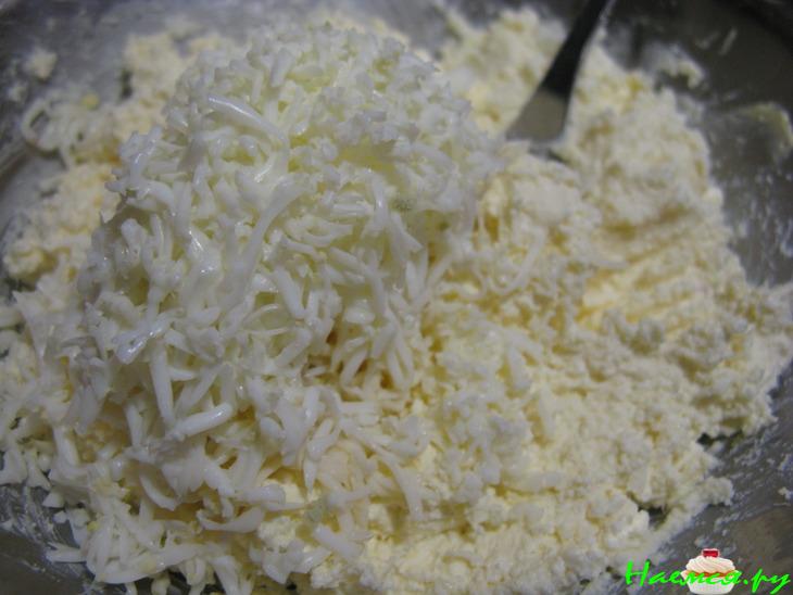 Закусочные творожные шарики с хреном