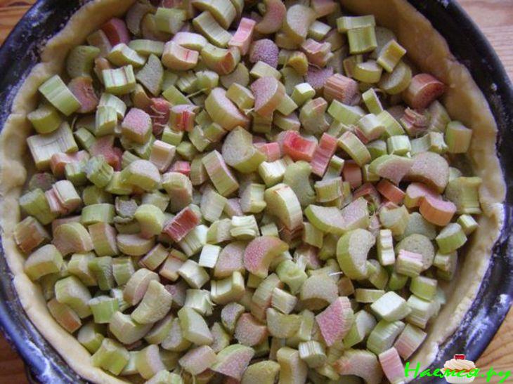 Ревеневый пирог с творогом и безе