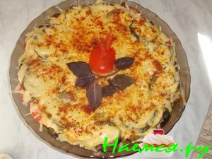 Кабачковый торт с помидорами, сыром и яйцами