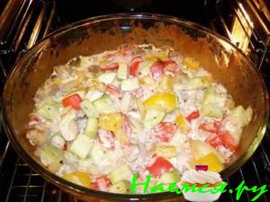Курочка с овощами в сметане