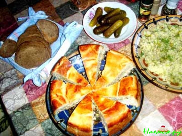 Пирог с шампиньонами и луком пореем
