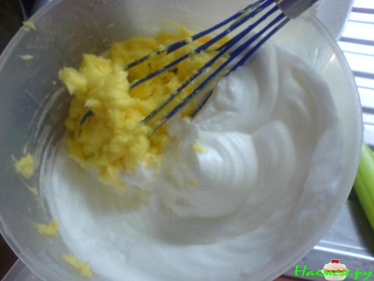 Ореховый пирог со сливами и персиками Ореховый пирог со сливами и персиками