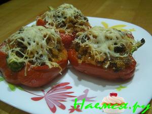 Сладкие перцы с мясным фаршем и рисом