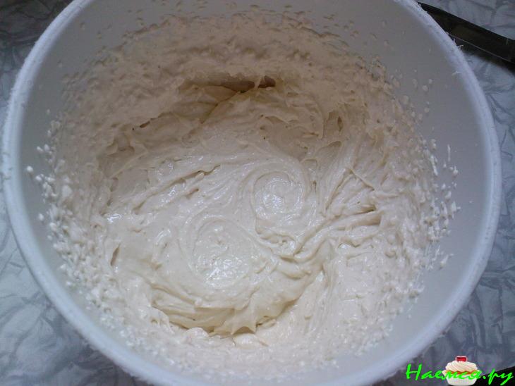 Творожные пирожные с ананасами и мармеладом