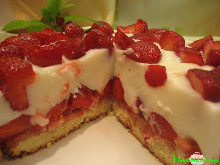 Клубничный торт с йогуртом