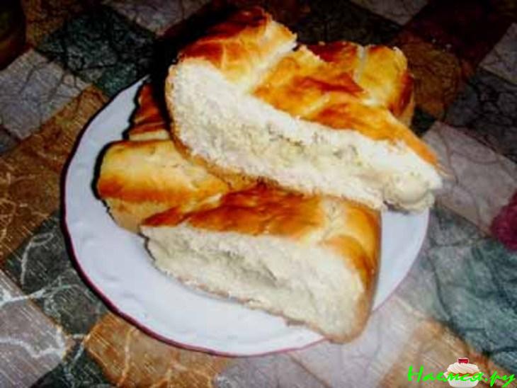 Пирог с шампиньонами и луком пореем