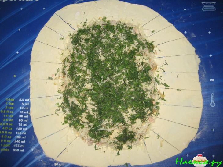 Рыбный пирог из слоеного теста с горбушей Рыбный пирог из слоеного теста с горбушей