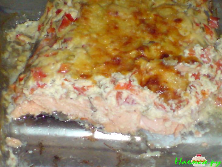 Рыба под сырно-перчиковым "одеялом"