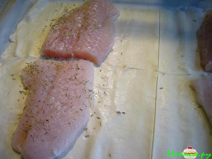 Филе пангасиуса с сыром бри, запеченное в слоеном тесте Филе пангасиуса с сыром бри, запеченное в слоеном тесте