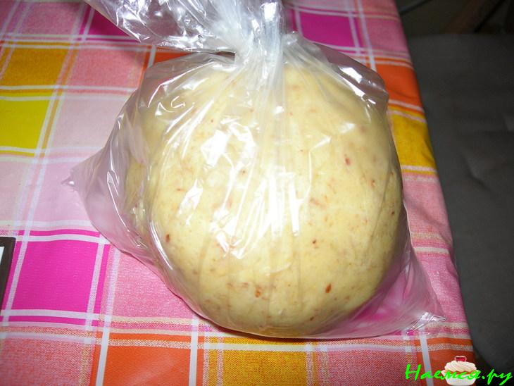 Творожный торт с миндалем и изюмом