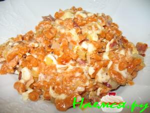 Томатные шпецле с беконом и брынзой