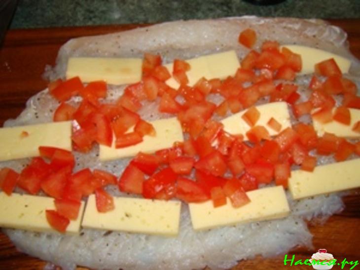 Рулет рыбный с помидорами и сыром Рулет рыбный с помидорами и сыром