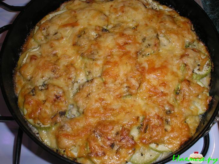 Пирог-запеканка из кабачка-цукини и курицы