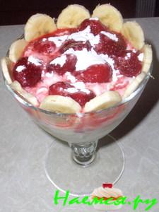 Десерт клубнично-банановый