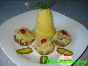 Шампиньоны с начинкой из картофельного пюре
