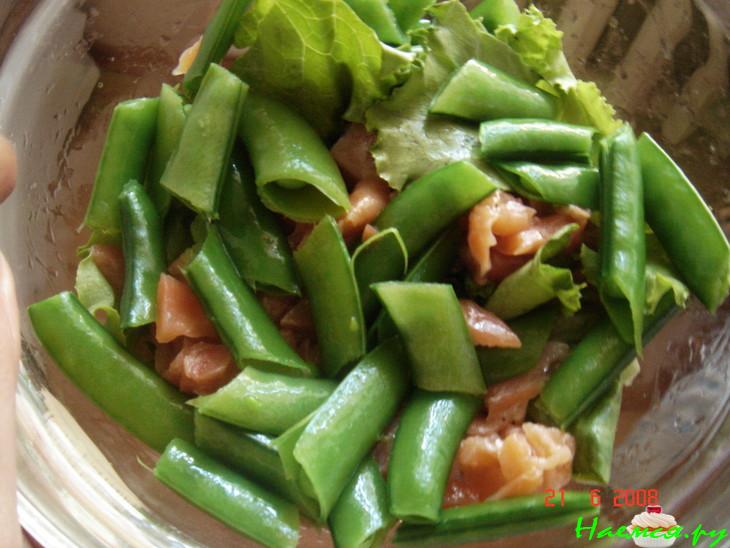 Салат из молодого картофеля и семги с горчичной заправкой