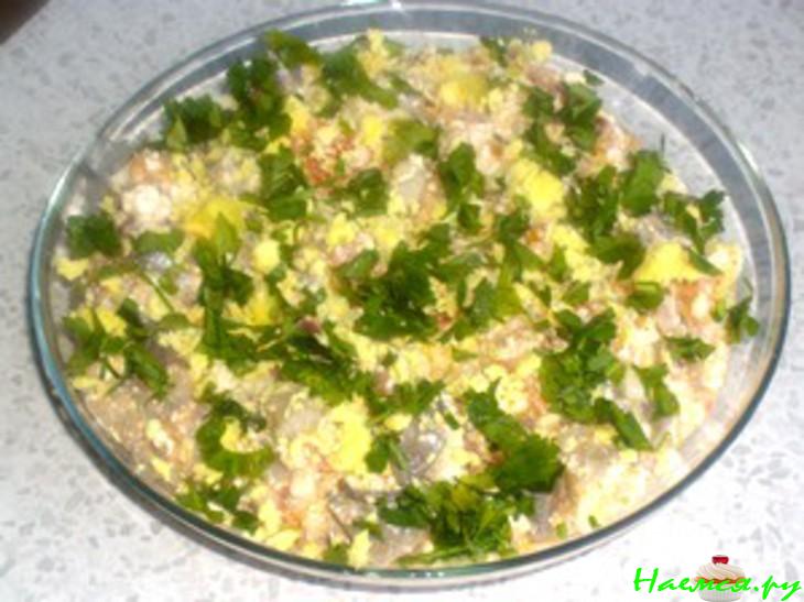 Салат из грибов с сельдью