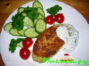 Зразы картофельные с креветками и яйцом под соусом