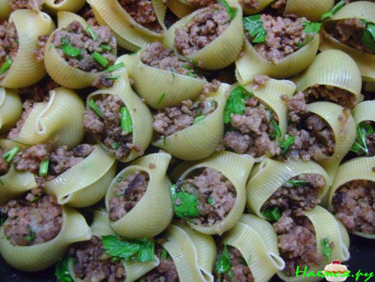 Фаршированные домашним фаршем макароны