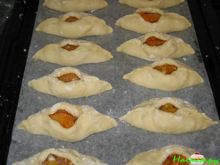 Открытые пирожки с абрикосами Открытые пирожки с абрикосами