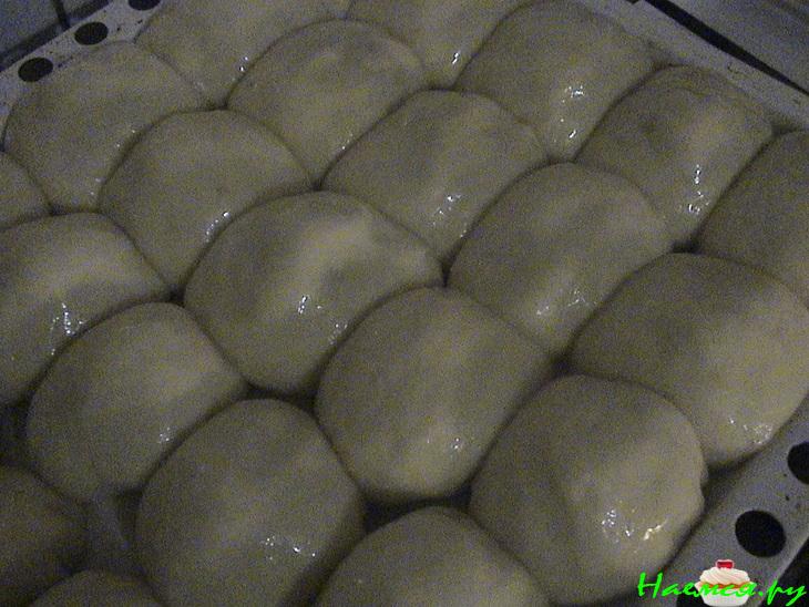 Сладкие пирожки или булочки