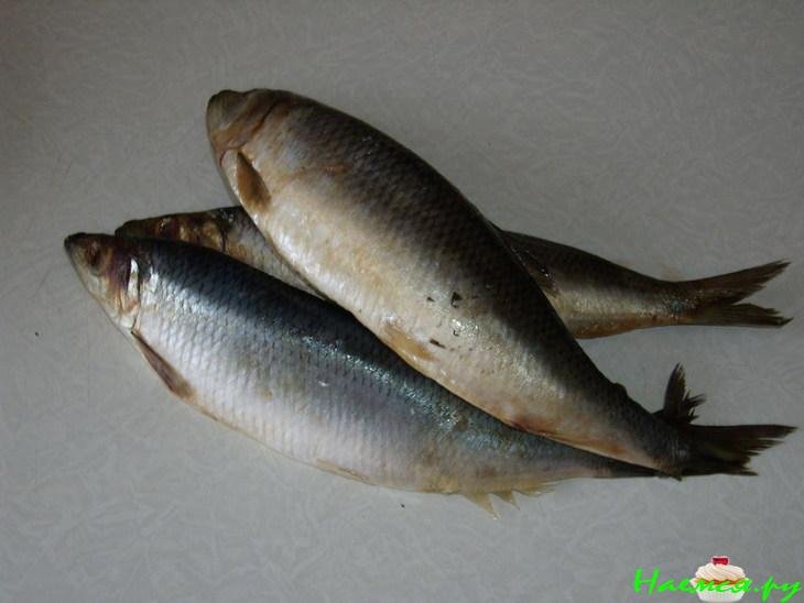 Рулетик рыбный с зеленью и луком