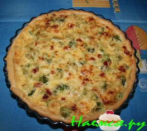 Пирог с курицей и брокколи