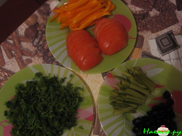 Пицца домашняя с колбаской