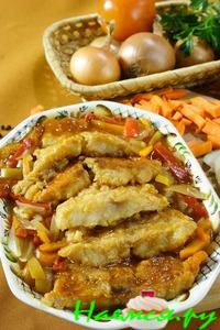 Рыба, тушенная в овощном маринаде