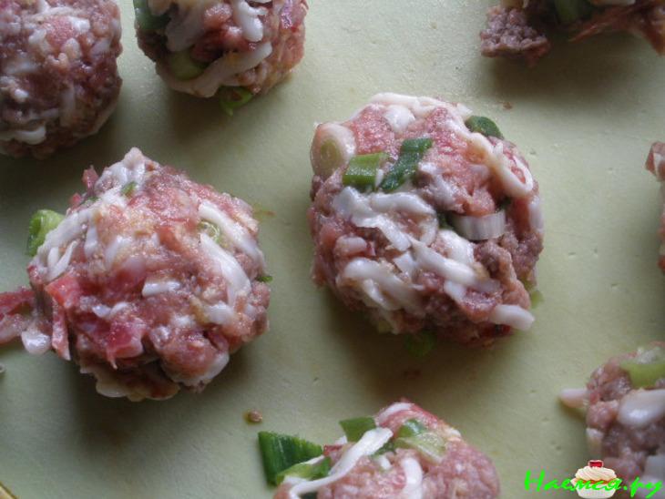 Мини-бургеры с кремом из авокадо