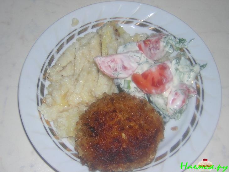 Котлеты из свинины по-казацки с капустой