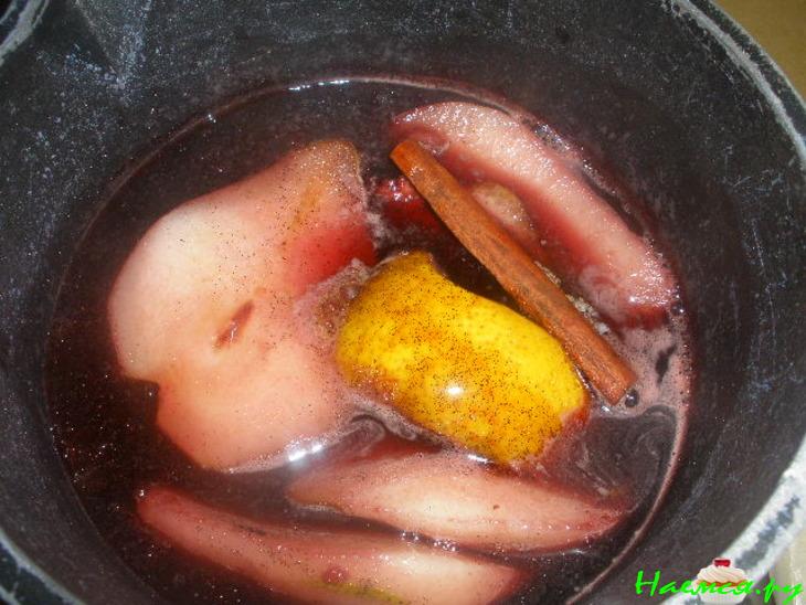 Миндальный тарт с винными грушами Миндальный тарт с винными грушами