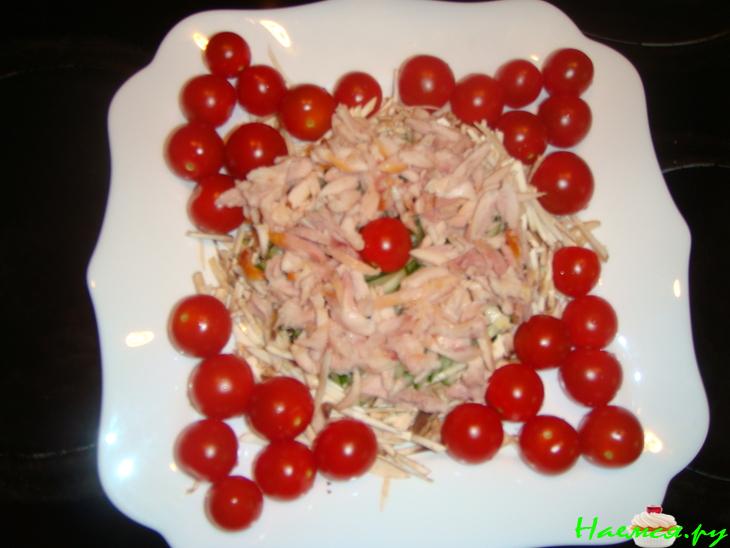 Салат с копченой курочкой