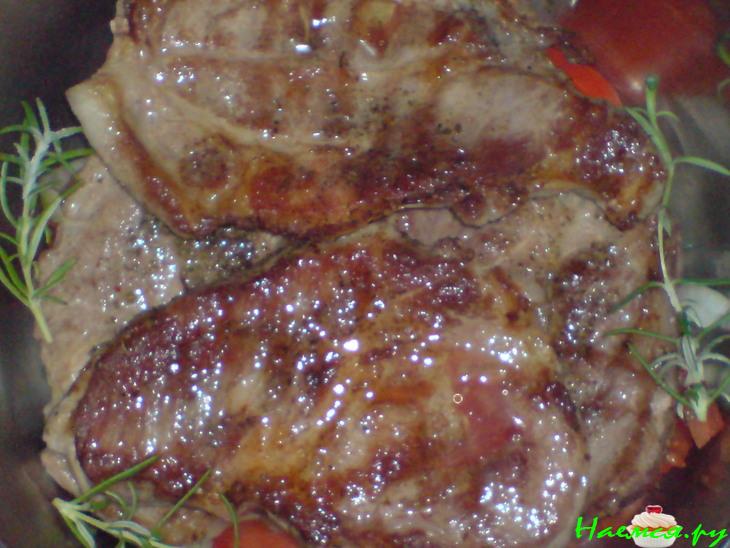 Шницели, тушеные со специями и красным вином