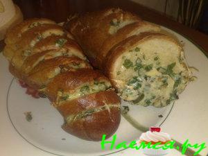 Хлеб с чесночно-сырной начинкой Хлеб с чесночно-сырной начинкой