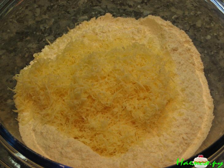 Пикантный белый хлебушек с сыром