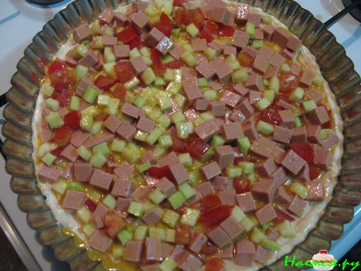 Сочная пицца на тонком кефирном тесте