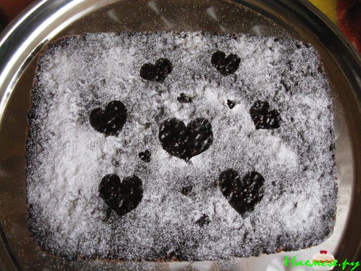 Манник с курагой и шоколадной глазурью