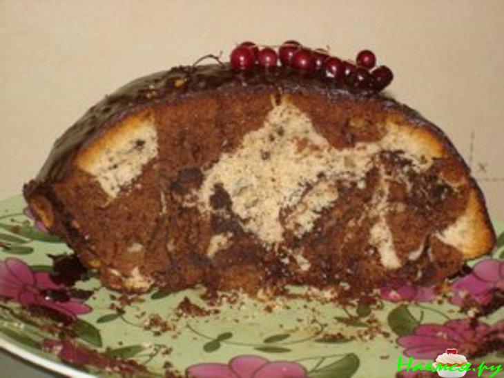 Шоколадный кекс с орехами