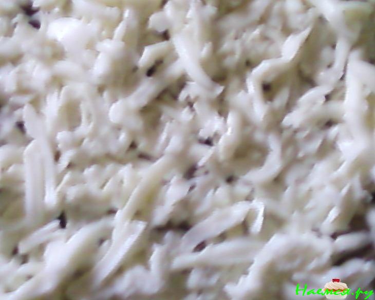 Шпротный салат с зеленым горошком