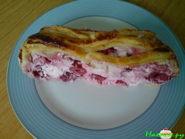 Пирог из Рикотты с вишнями