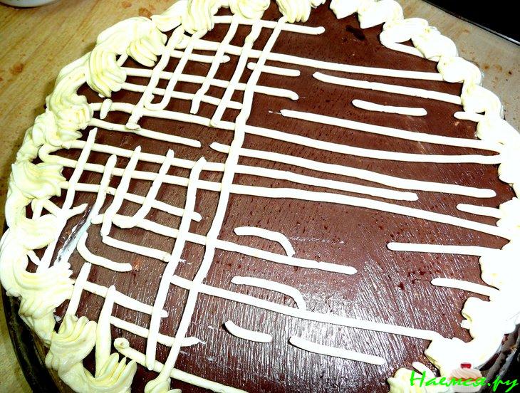 Торт "Киевский" с кремом на сгущенке, какао и коньяке