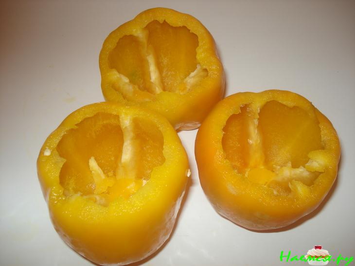 Порционное суфле с помидорами, перцем и песто