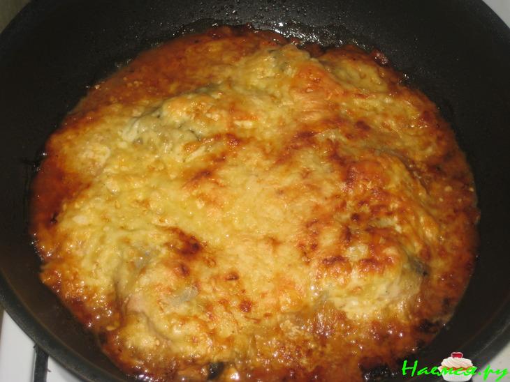 Горбуша под сыро-майонезной и луковой подушкой