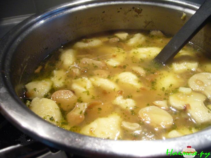 Суп с дождевиками и галушками
