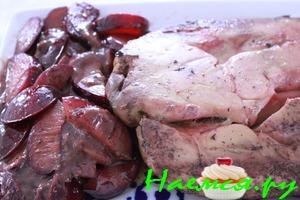 Фуа гра со сливовым конфитюром