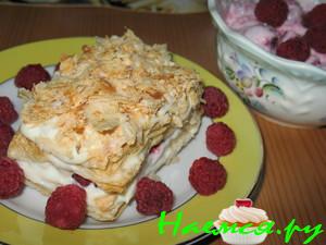 Слоеные пирожные с малиной и рикоттой