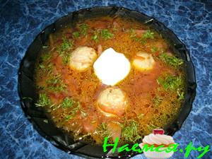 Борщ с куриными фрикадельками