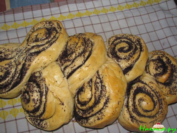 Два больших маковых пирога