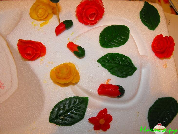 Торт "Юбилейный", украшенный мастикой